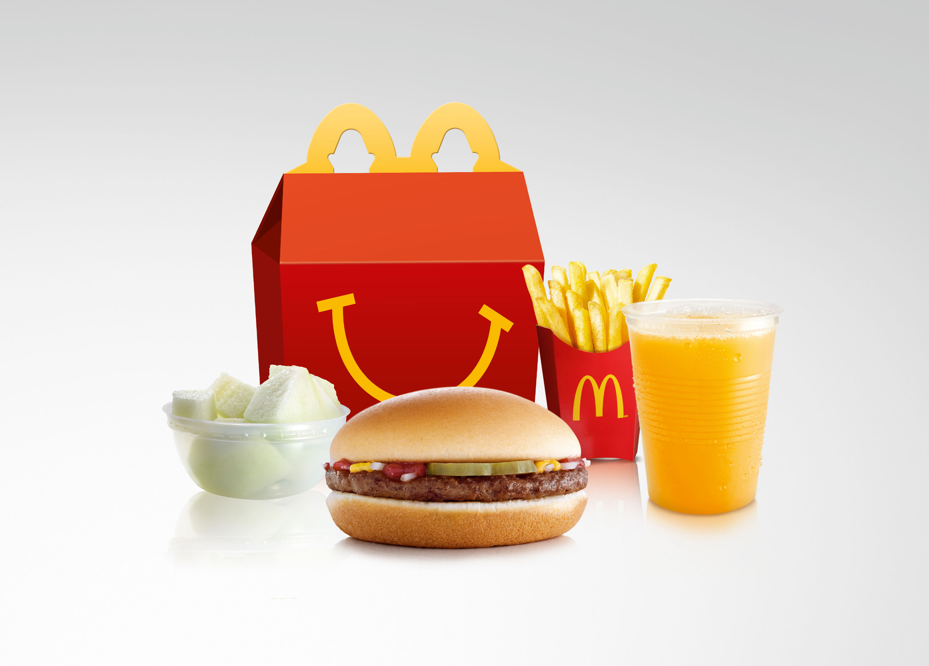 McDonalds incluye jugo y fruta es su Cajita Feliz