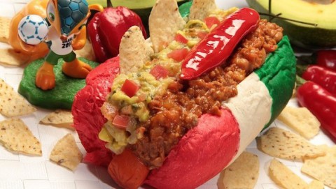El hot dog conmemorativo de México tiene nachos, carne molida enchilada y una especie de guacamole. Imagen: WDogBrasil